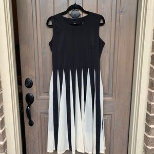 Black and white pleated dress. Size large